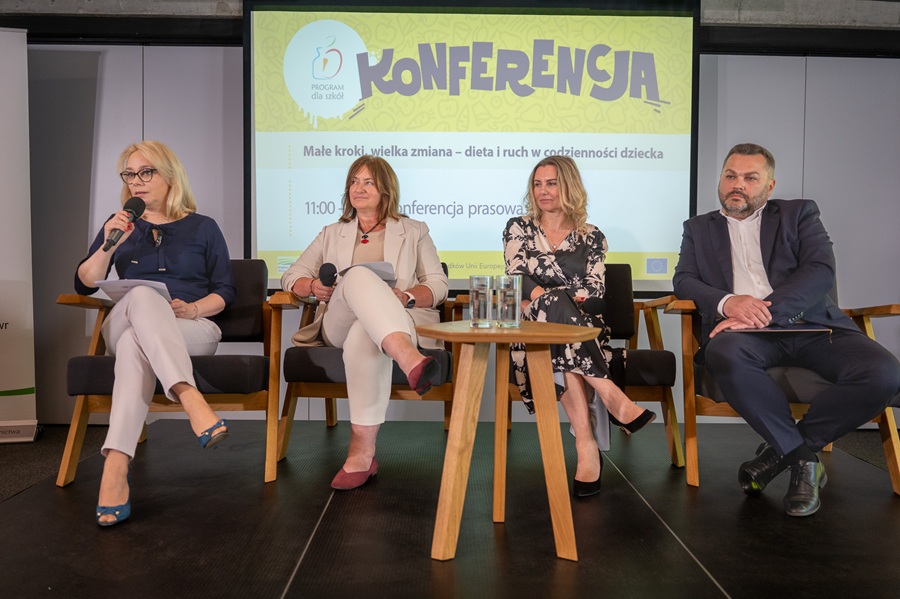 Panel dyskusyjny podczas konferencji „Małe kroki, wielka zmiana" — Program dla szkół, Warszawa, 8 czerwca 2026