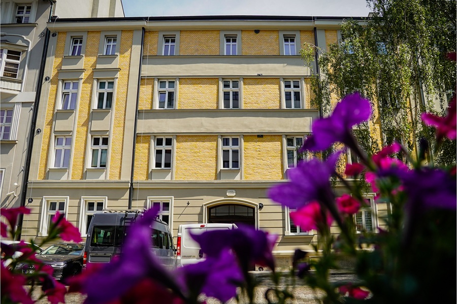 Odnowiona elewacja kamienicy przy ul. Opolskiej 13 w Katowicach